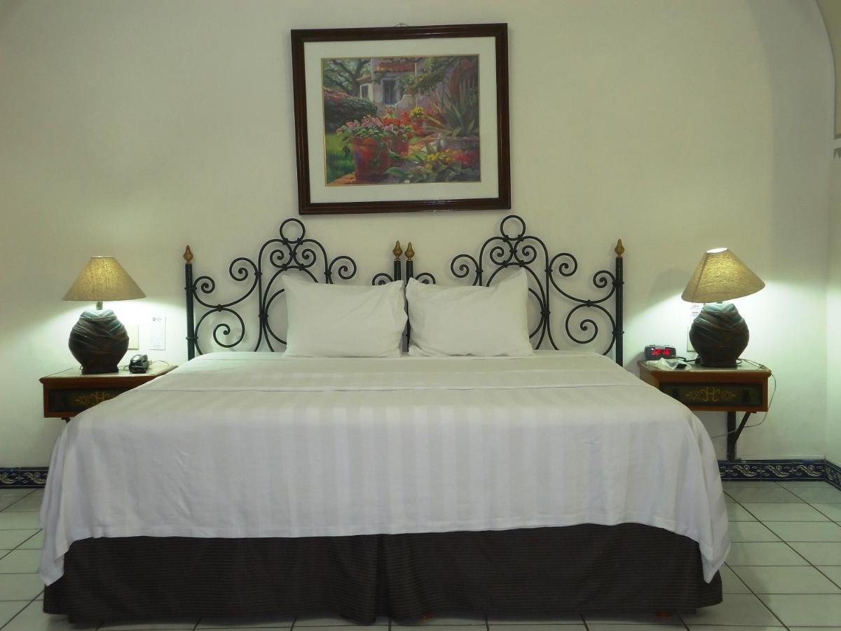 Hotel Concierge Plaza Colima Exterior photo