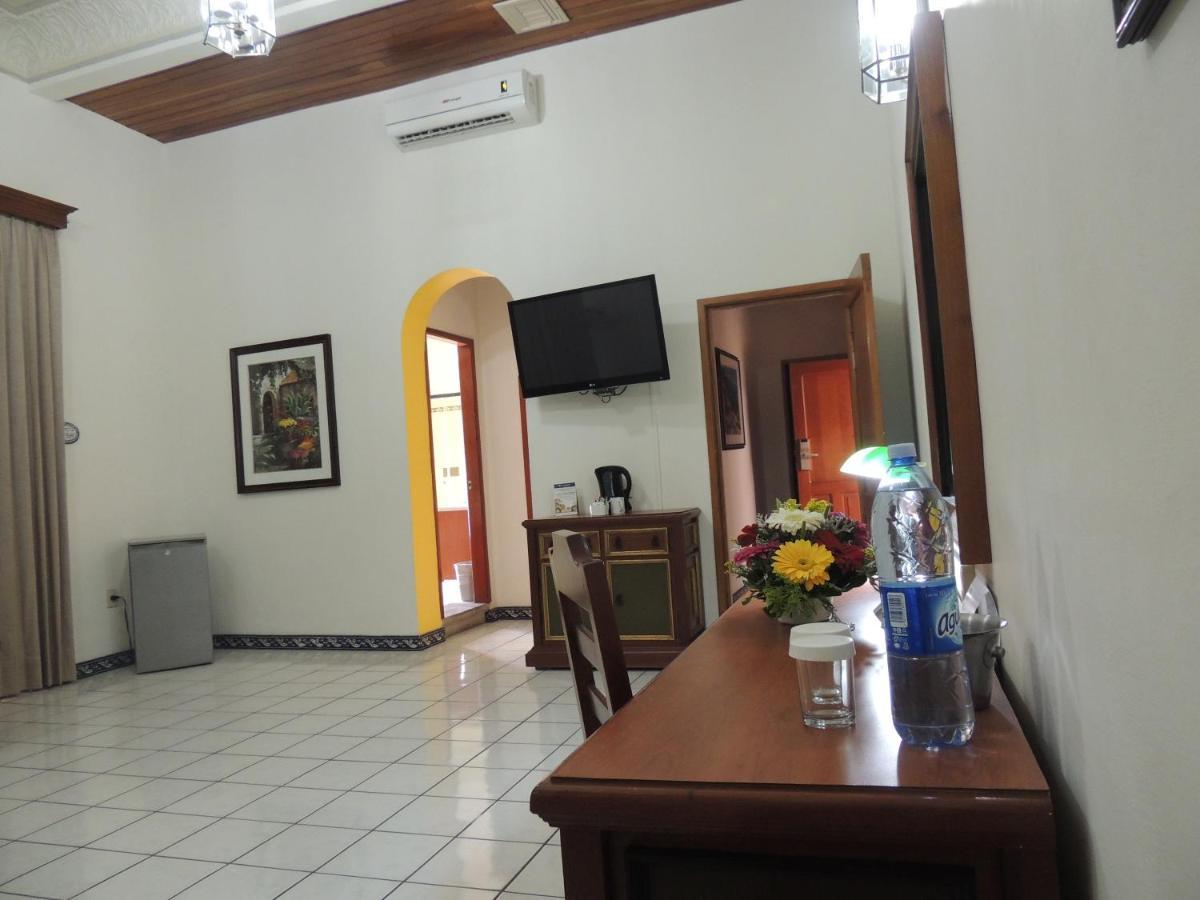 Hotel Concierge Plaza Colima Exterior photo