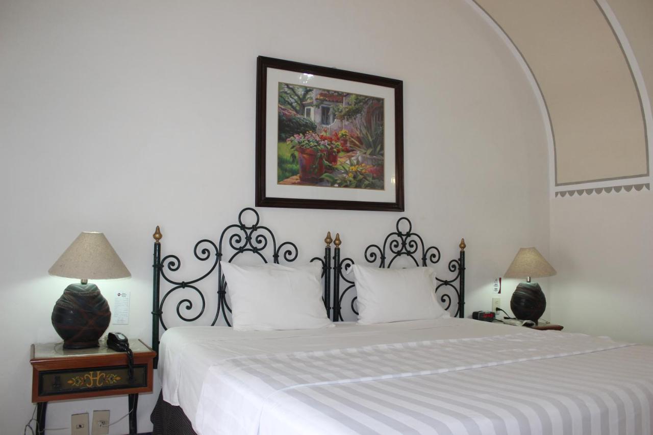 Hotel Concierge Plaza Colima Exterior photo